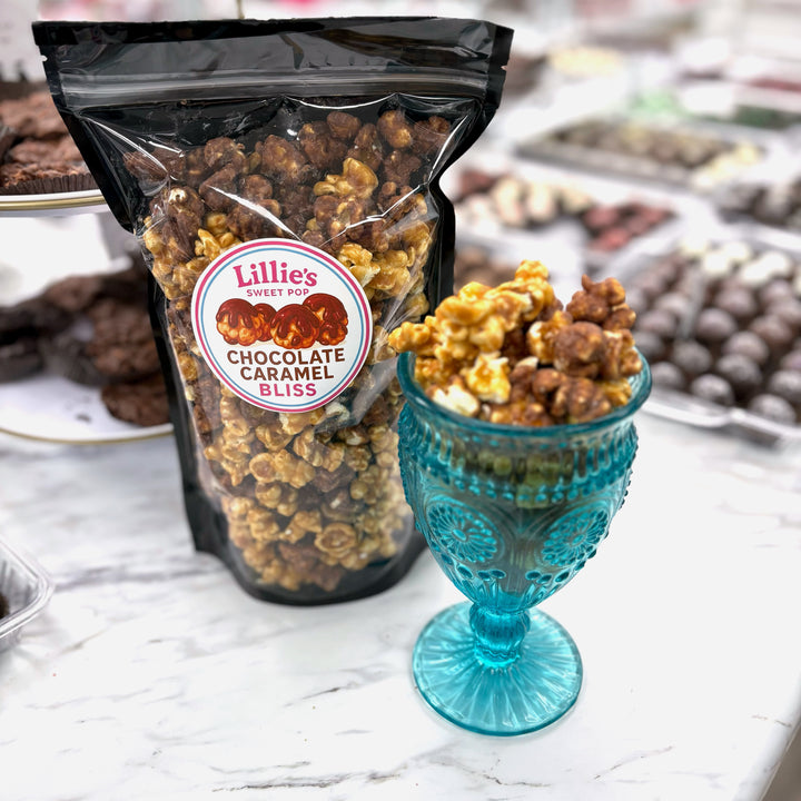 Our Chocolate Caramel Bliss Popcorn has a perfect blend of our buttery caramel popcorn and rich chocolate-coated caramel popcorn. 