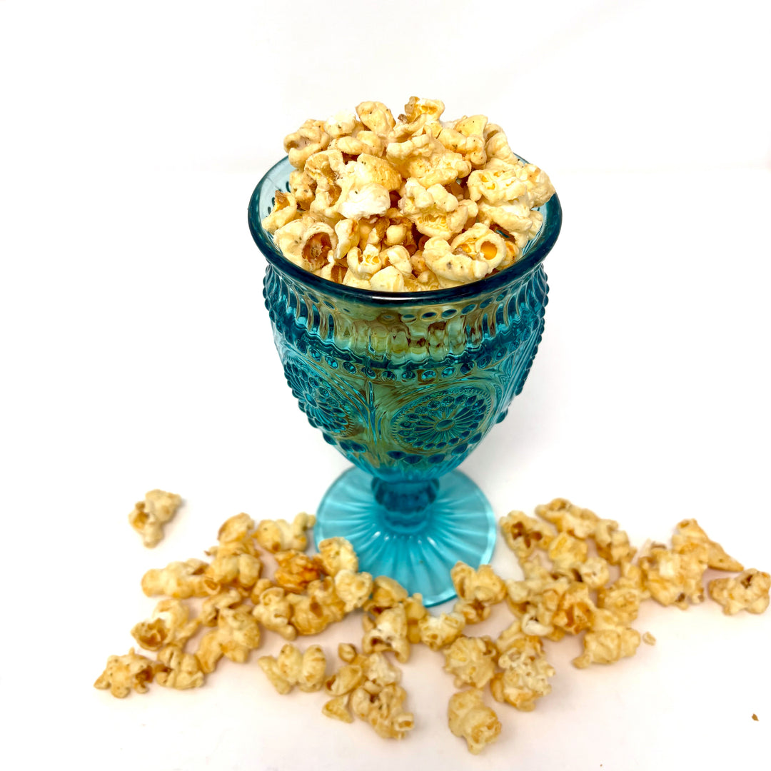Our Jalapeño Popper Popcorn is an addicting blend of our cheesy white cheddar popcorn with an addition of jalapeño heat and zesty cayenne. 
